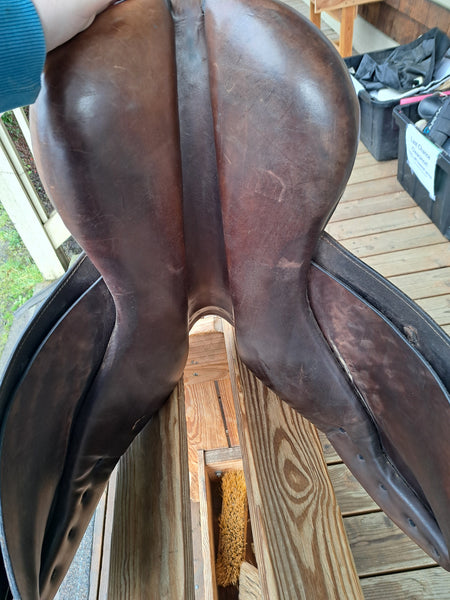 18" Thoroughbred Event English Saddle