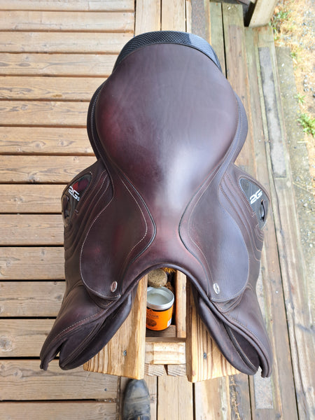 17.5" CWD SE40 2Gs Jumping Saddle
