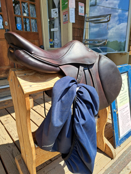 18" Antares Signature Close Contact Jumping Saddle