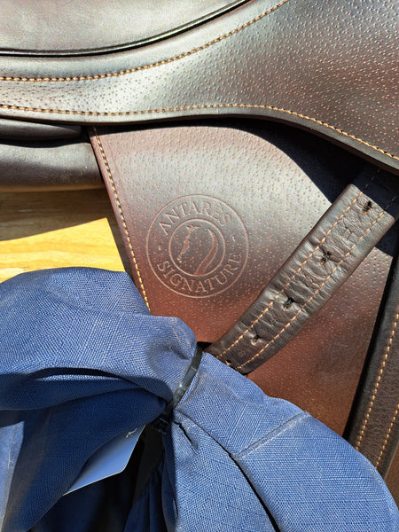 18" Antares Signature Close Contact Jumping Saddle