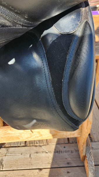 18" Duett Encore Dressage Saddle