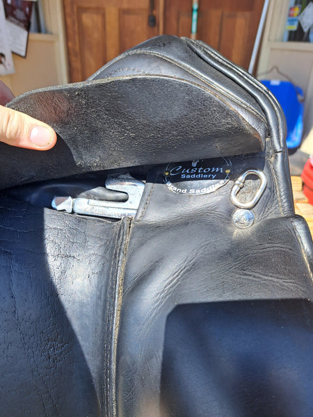 18" Custom Saddlery Advantage Dressage Saddle