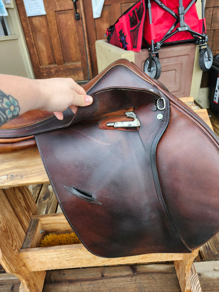 17.5" Childeric All Purpose Saddle