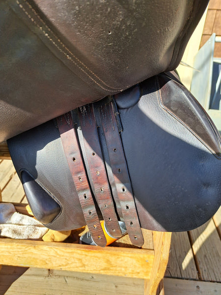 17.5" Devoucoux Socoa Jump Saddle
