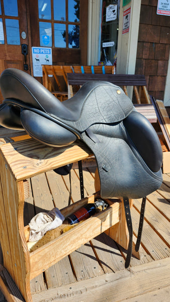 17.5" NSC Rhomeo Monoflap Dressage Saddle
