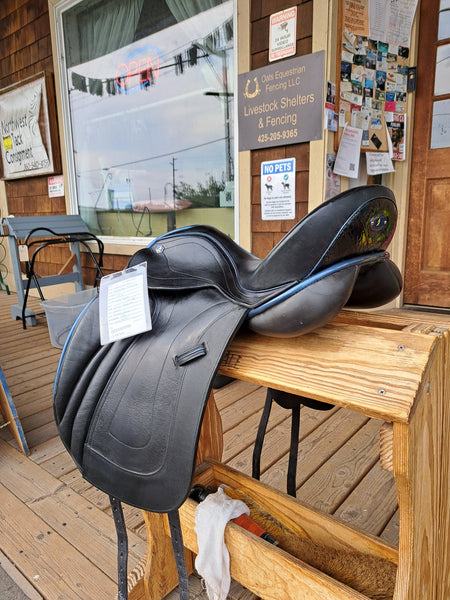 17.5" Hastilow & Sons Bambaugh Dressage Saddle
