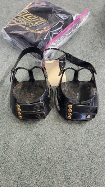 Size 00 Scoot Boot Pair