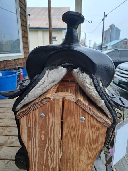 15" Abetta Synthetic Western Saddle
