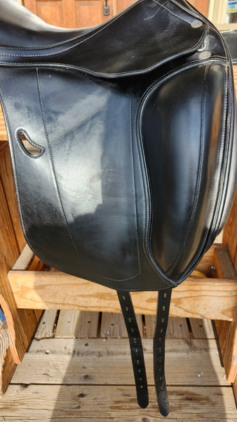 18" Equipe Emporio Monoflap Dressage Saddle