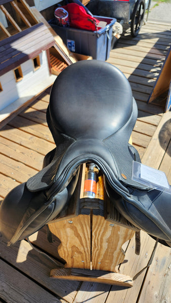 17.5" NSC Rhomeo Monoflap Dressage Saddle