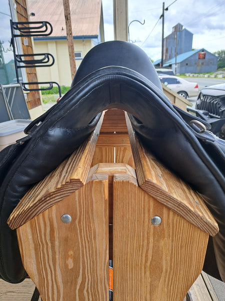 17.5" Duett Fidelio Dressage Saddle