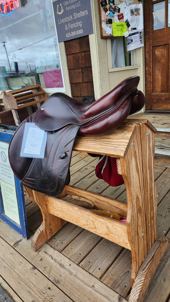 17.5" CWD SE01 Close Contact Jump Saddle