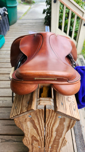 17" Bates Elevation H Close Contact Jumping Saddle