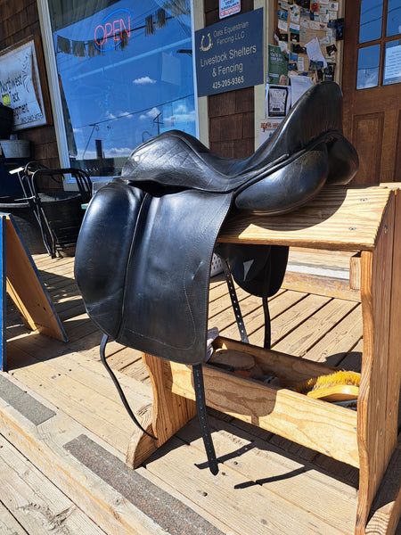 18" Custom Saddlery Advantage Dressage Saddle