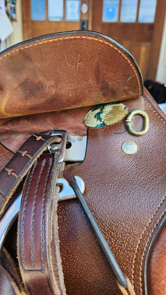 16.5" Collegiate Close Contact Jump Saddle