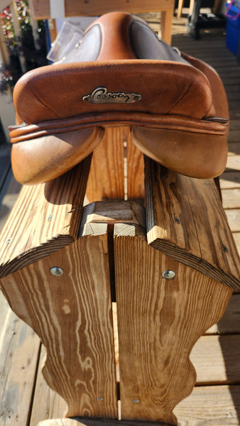 16.5" Pessoa Art Jumping Saddle