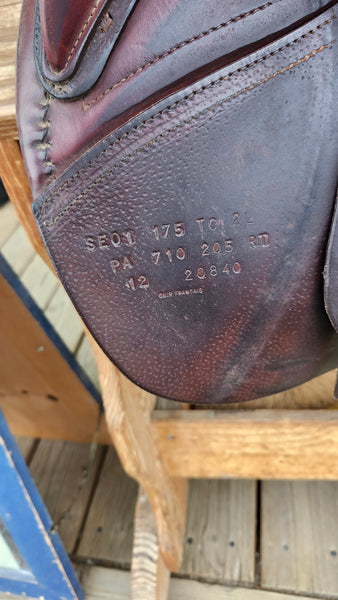 17.5" CWD SE01 Close Contact Jump Saddle