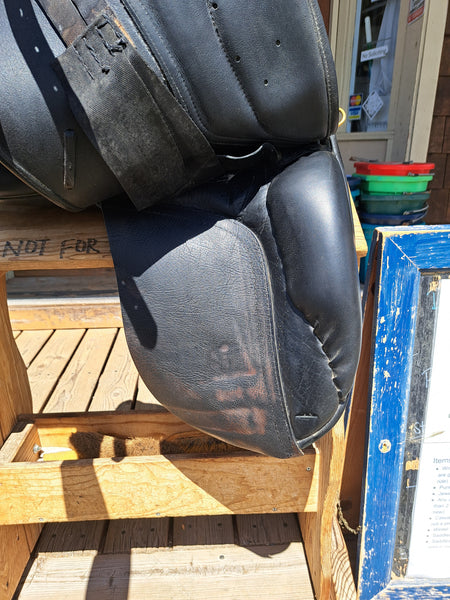 18" JRD Dressage Saddle