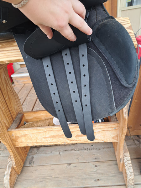 17" Wintec 2000 All Purpose English Saddle