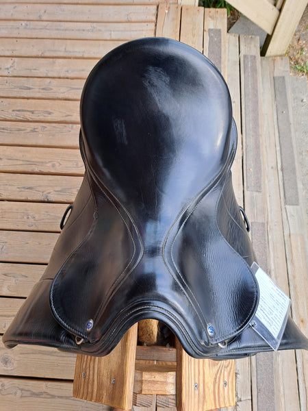 18" Borne Journey Dressage Saddle
