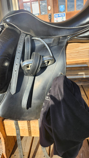 17.5" Custom Sadlery Icon Flight Dressage Saddle