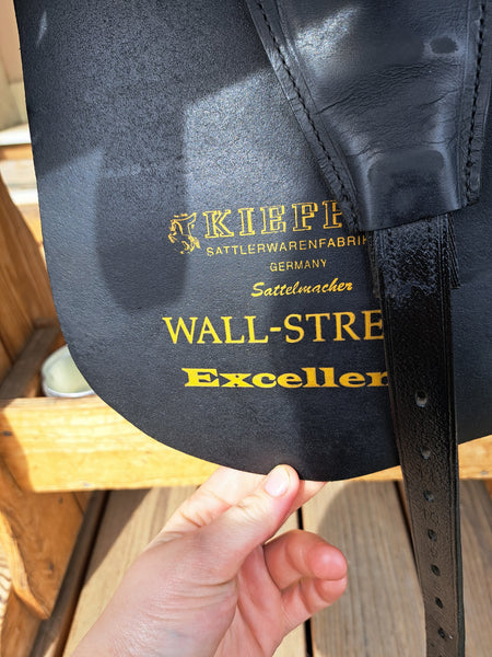 17.5" Kieffer Wall-Street Dressage Saddle
