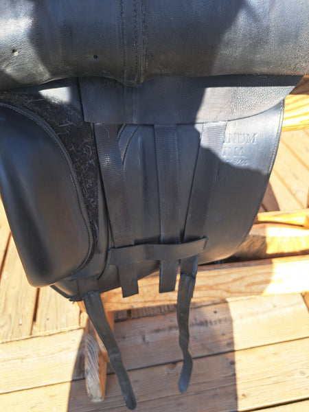 17.5" Albion Platinum Ultima Dressage Saddle