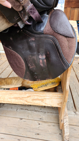 17.5" Kent & Masters Jump Saddle