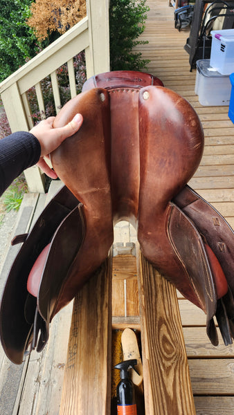 17.5" CWD SE02 Jumping Saddle